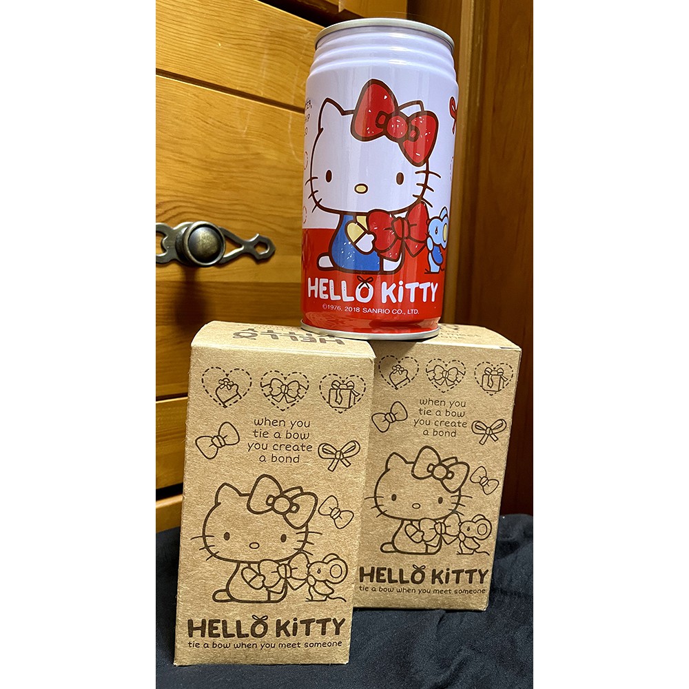 全新現貨 正版雷標 Sanrio三麗鷗HelloKitty 大可樂罐 汽水罐 易開罐 存錢筒 鐵製 馬口鐵存錢筒 收納罐