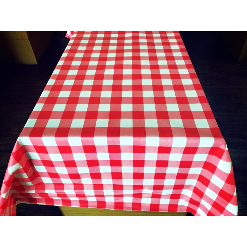 環保PE塑膠桌巾 紅方格桌巾 寬137公分長274公分