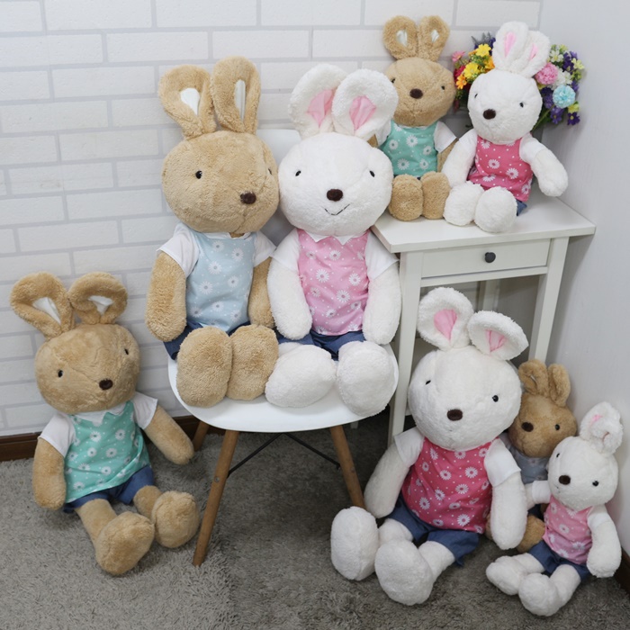 兔子娃娃 大花款歡樂兔 兔子玩偶 兔子長枕 長耳兔玩偶 兔子抱枕 兔子絨毛娃娃 兔子絨毛玩偶 安撫娃娃 穿衣造型兔子娃娃