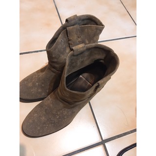 may_5253 麂皮中跟短筒靴 原價2980 出清轉賣