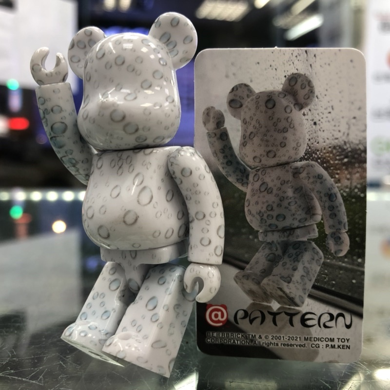 Be@rbrick 極度 潮 公仔 夢幻淡輕水雨滴 100% 42代