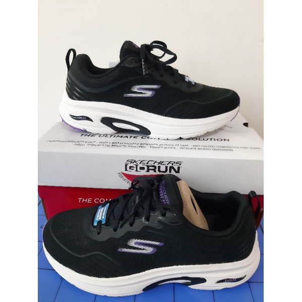 SKECHERS 女慢跑系列 GORUN ARCH FIT-128951BKPR