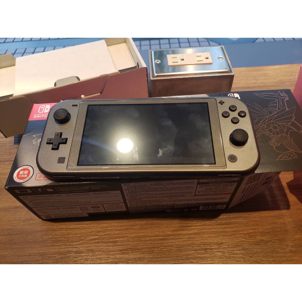 約定賣場 他人勿下標二手switch lite 珍珠鑽石特仕機 帝牙盧卡/帕路奇亞款任天堂 帝牙盧卡 帕路奇亞 寶可夢