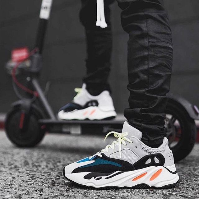 adidas wave runner 700