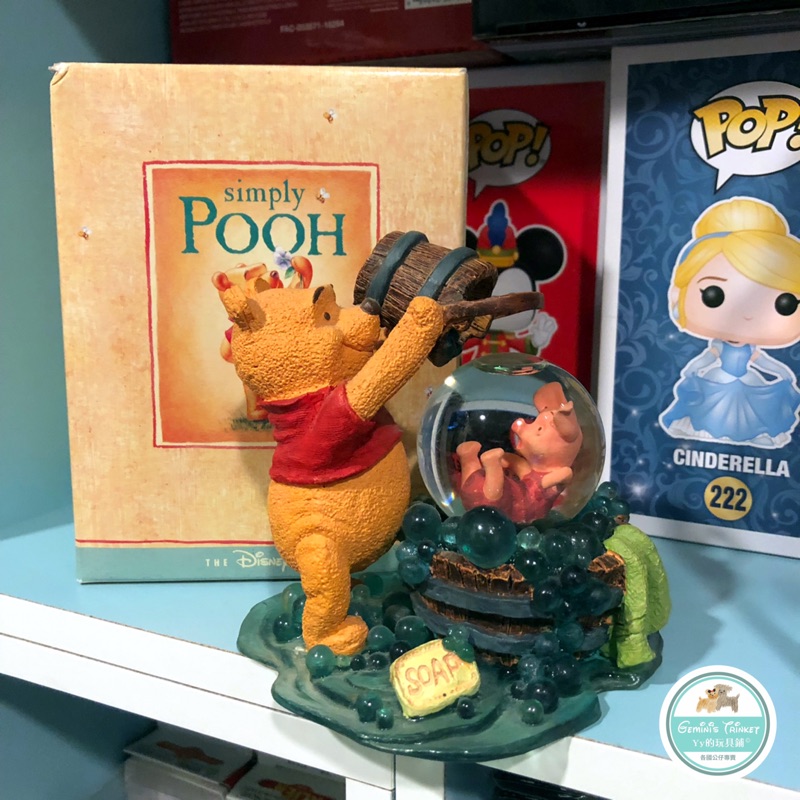 ✨美國 絕版 迪士尼 Simply Pooh 小熊維尼 小豬 小水晶球 玩耍 公仔 雕像