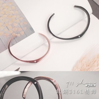 鈦鋼精飾 心中的缺角側鑽開口手環情侶手鍊(可另購刻字)【L272】911 SHOP