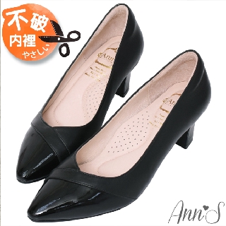 Ann’S雋永品味-纖瘦V口經典小羊皮全真皮粗跟尖頭包鞋6cm-黑