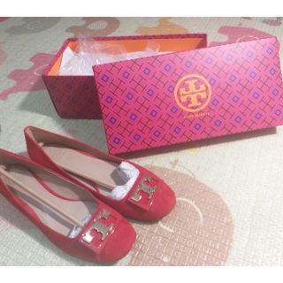 tory burch 麂皮低跟小紅鞋