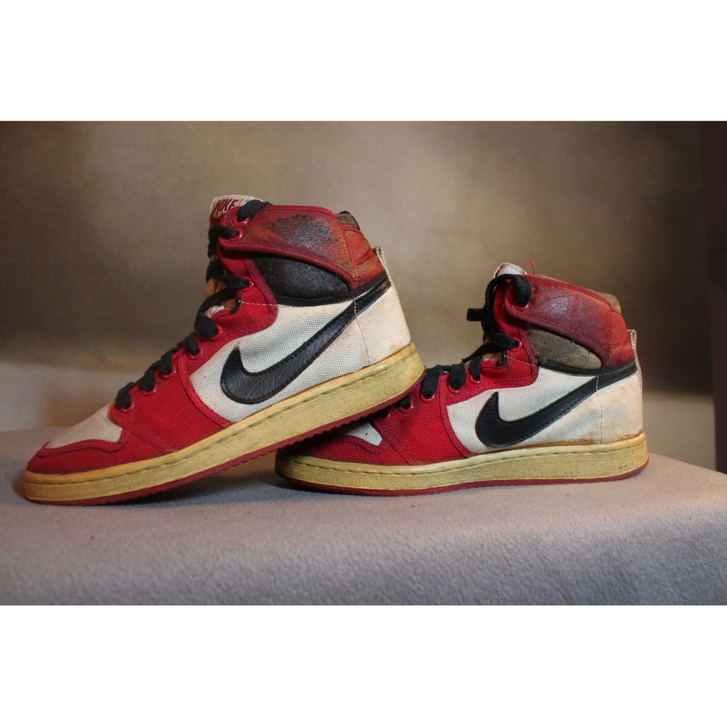 1985年  美國「原版」代回  Nike Air Jordan 1 第一代 《收藏鞋》 《美國限定版》白/黑/紅