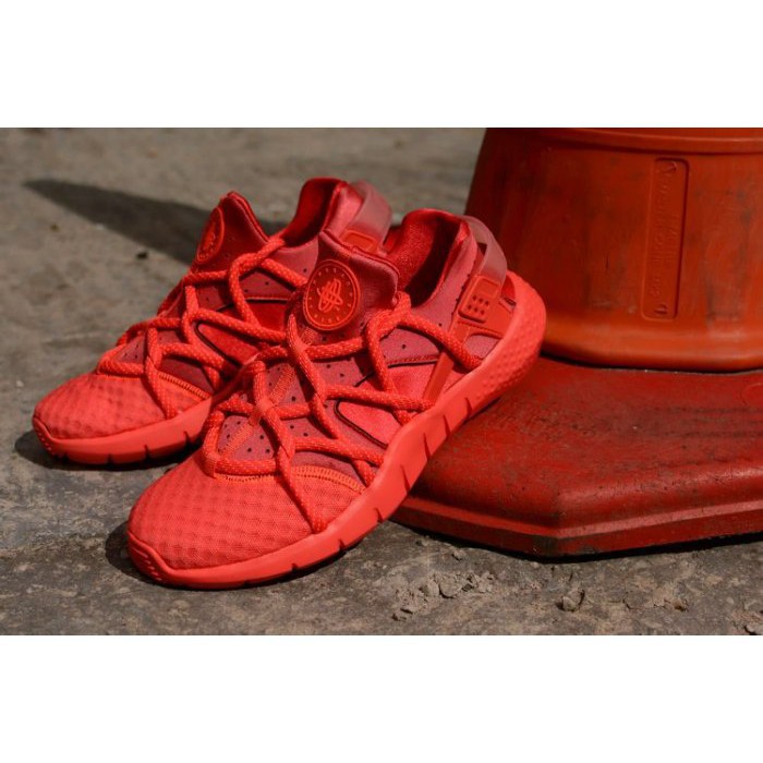 nike huarache nm red