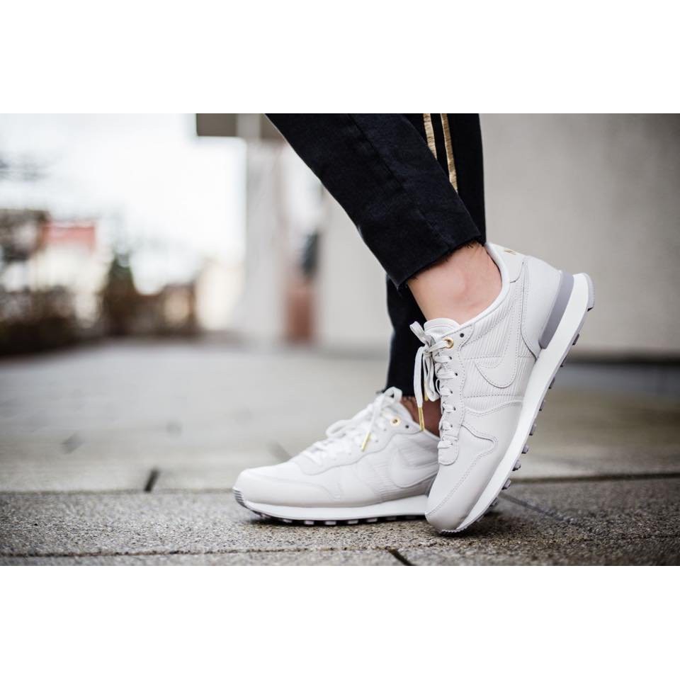 nike internationalist sd