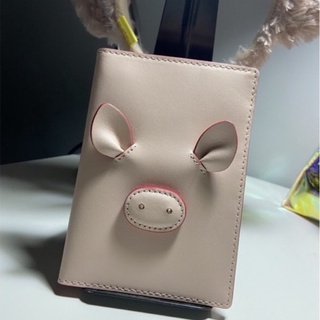 美國品牌 kate spade WLRU 5277 粉色 豬豬 護照夾 皮夾