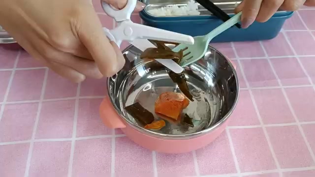 304不鏽鋼碗 輔食盒 送湯匙 食物剪寶寶外出餐具組 便當盒 不鏽鋼飯碗-雪倫小舖