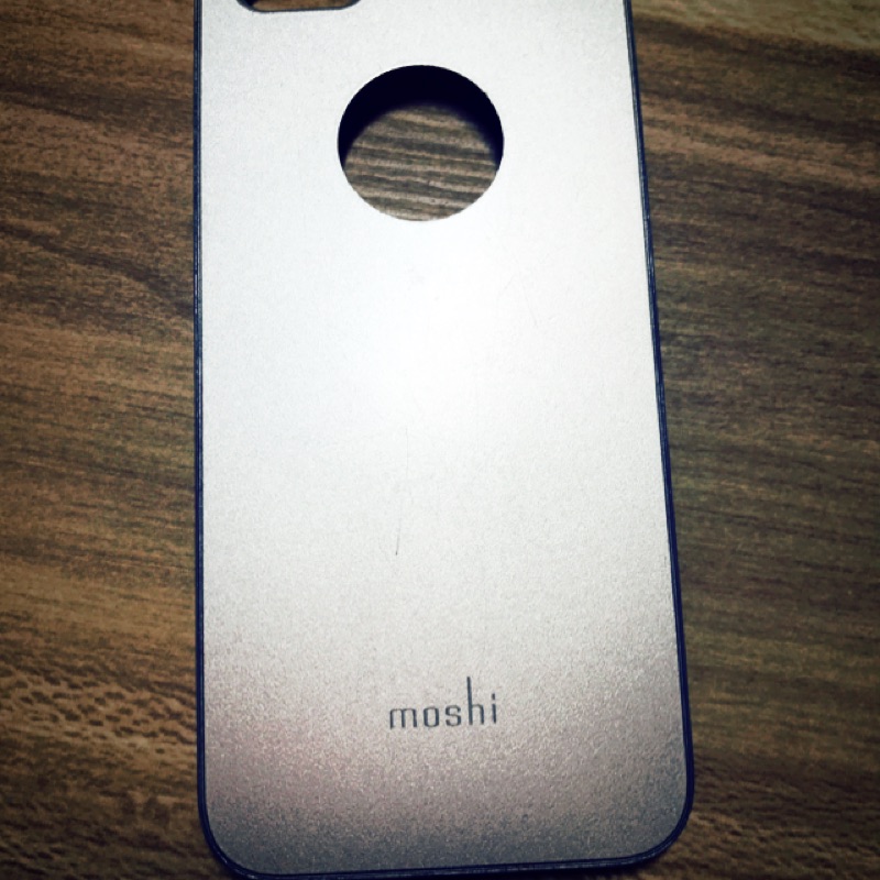 Iphone5/5S手機殼（moshi)加行動充電器加無限充電感應殻