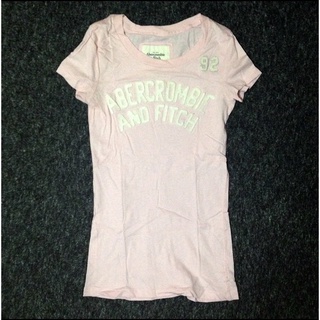 二手Abercrombie & Fitch AF字母LOGO貼布女生棉質圓領短袖上衣 T恤 t shirt XS號