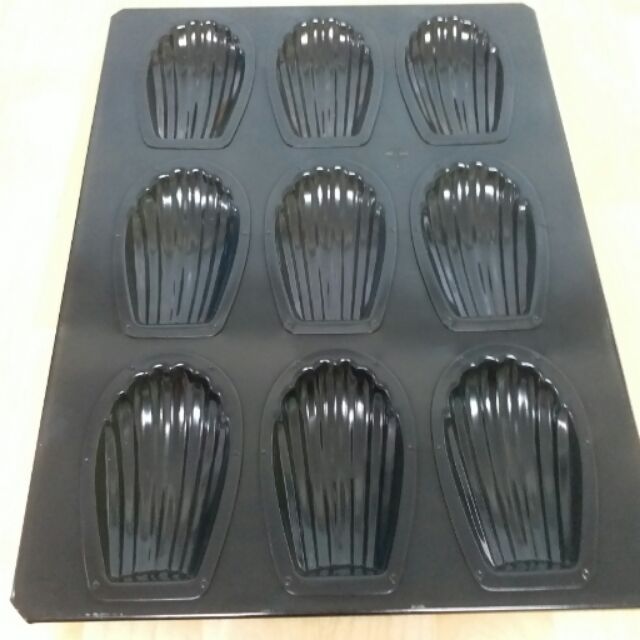 [樸樂烘焙材料]現貨 日本製 吉田9連瑪德蓮蛋糕模 (黑矽/超級矽)