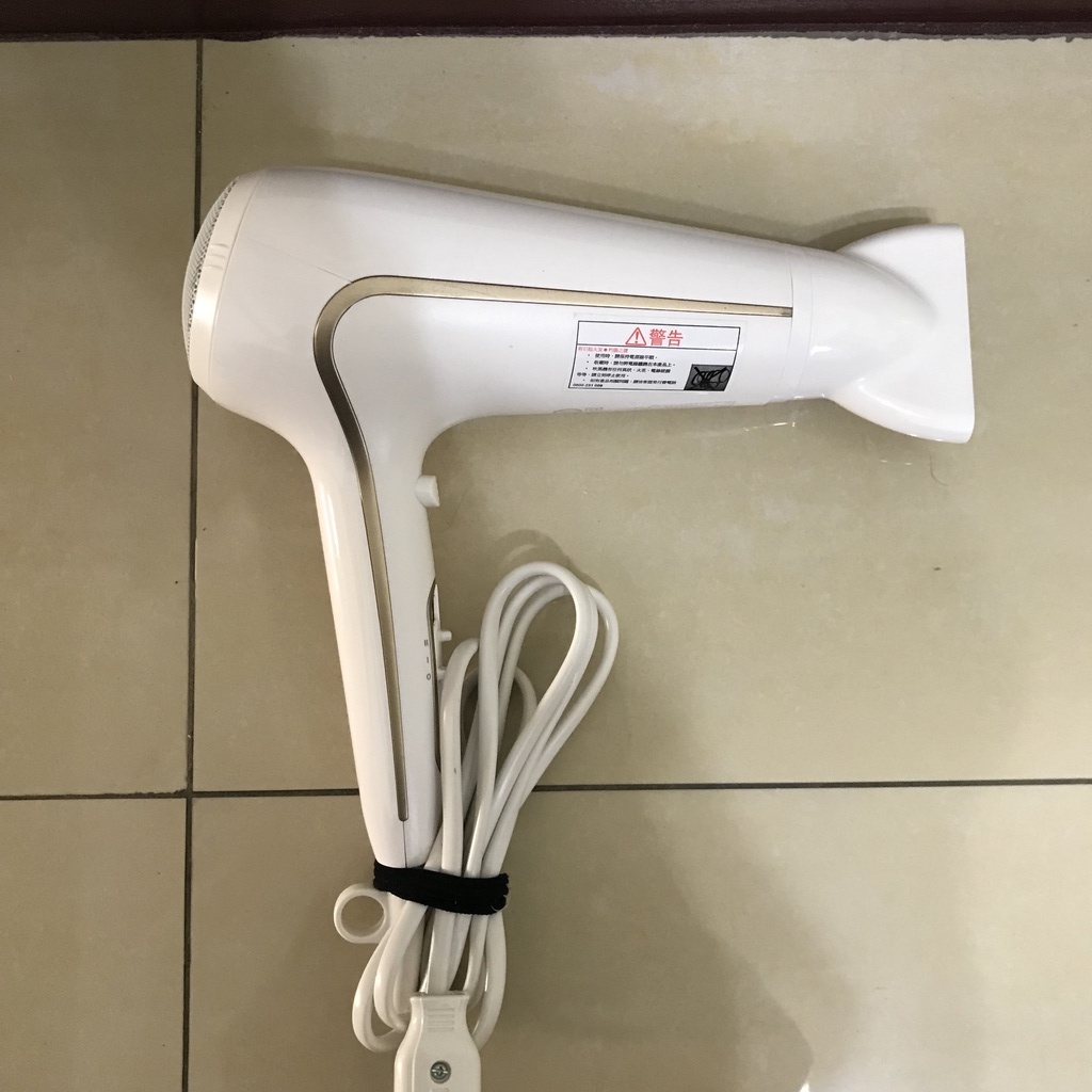 Philips 負離子吹風機 ThermoProtect 1500w 白色