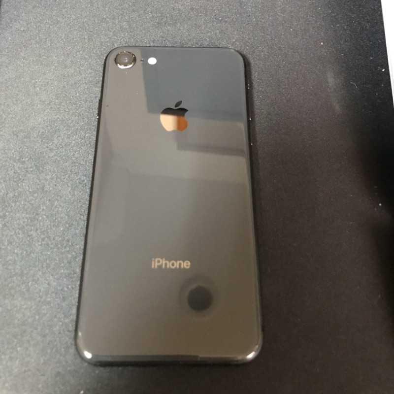 iPhone 8 64G黑