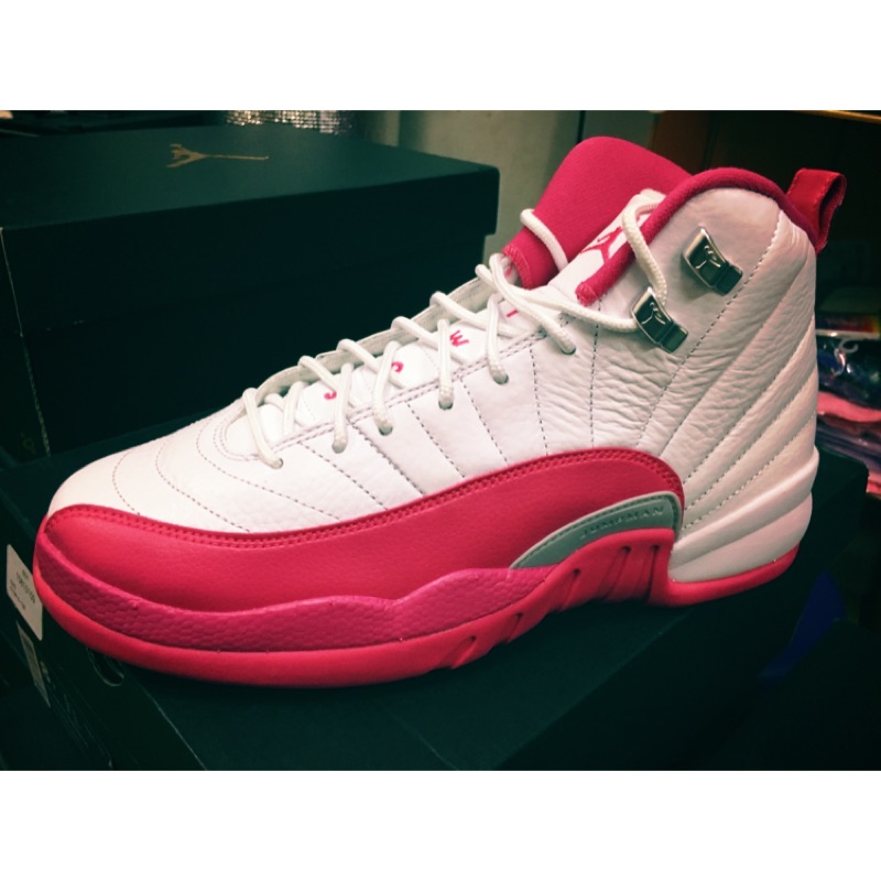 Nike air Jordan 12 gs 白粉紅 us7.5/8/8.5