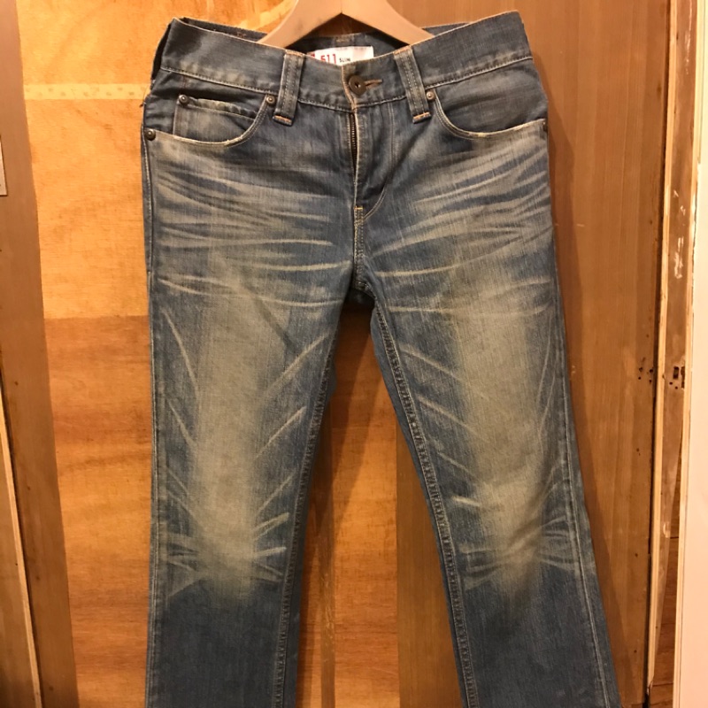 八成新Levis 511漂亮刷紋牛仔褲  W30 L32褲長無修改