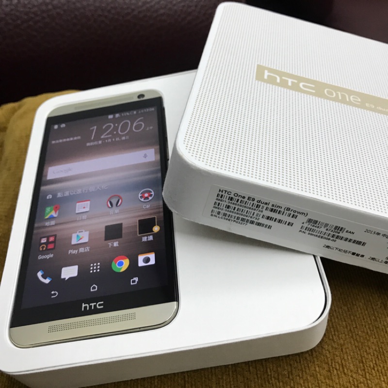 HTC One E9 dual sim (E9x) 二手 有全新耳機未拆封 無充電線 16g 平常都有保護貼 正常使用