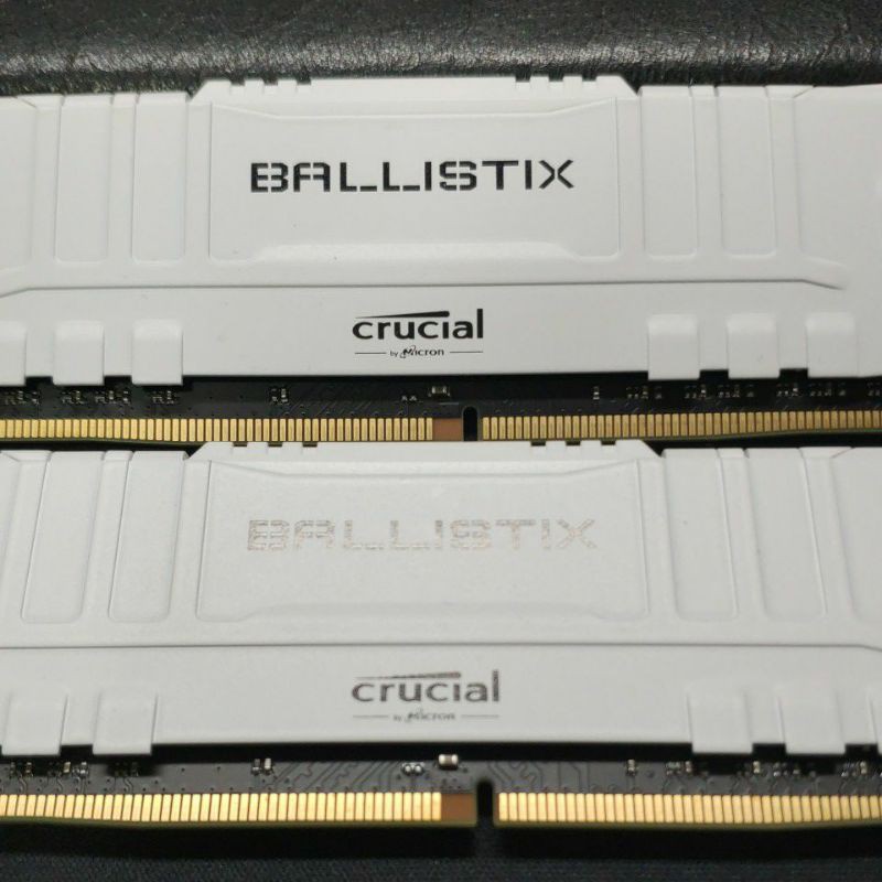 美光 Crucial Ballistix 8g*2 ddr4-3200 白