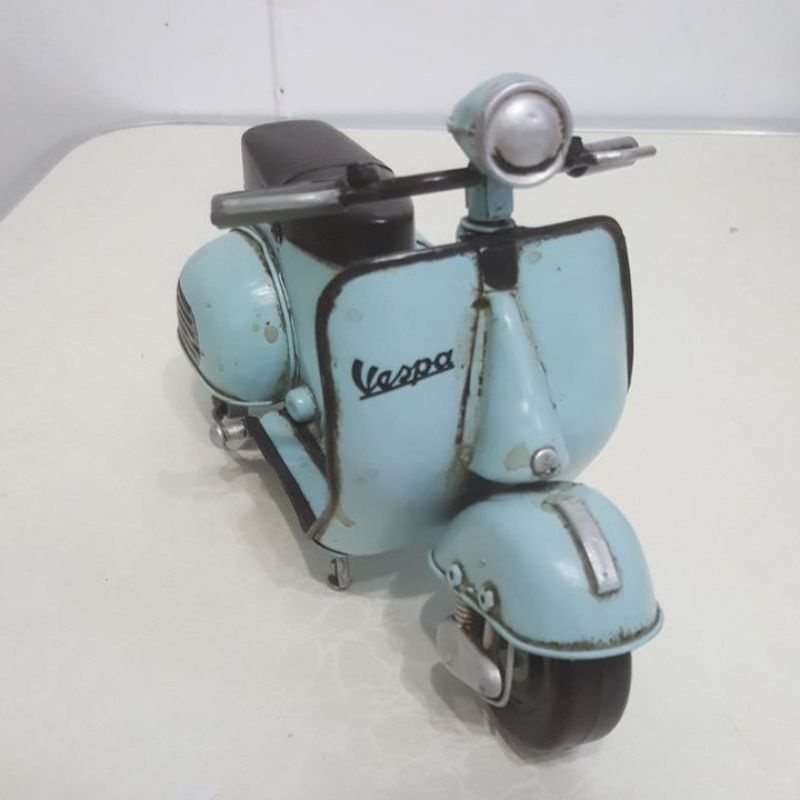 偉士牌 Vespa 鐵製摩托車擺飾 二手 降價出清