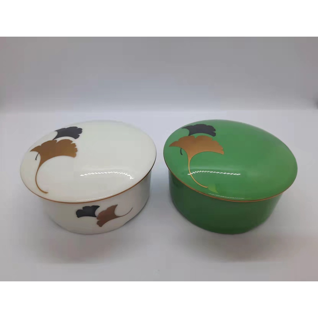 日本深川製 綠+白瓷對罐 老手作品  瓷身及蓋 配上具有日本傳統銀杏葉型燙金圖案 絕版老款 展示/裝飾擺場