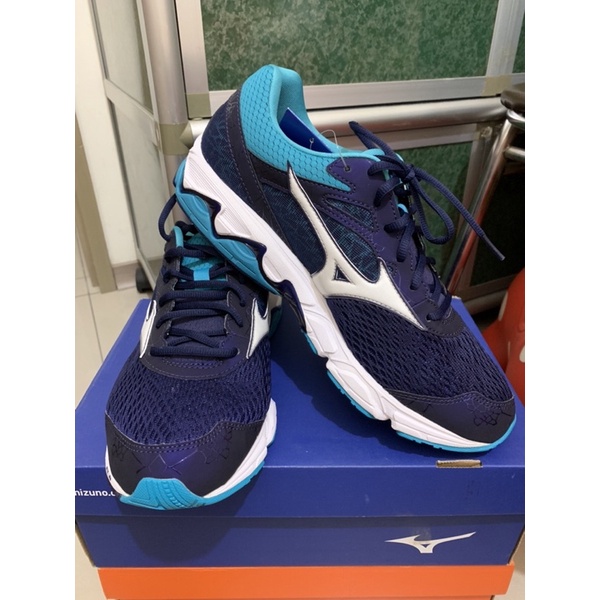 mizuno wave equate 2