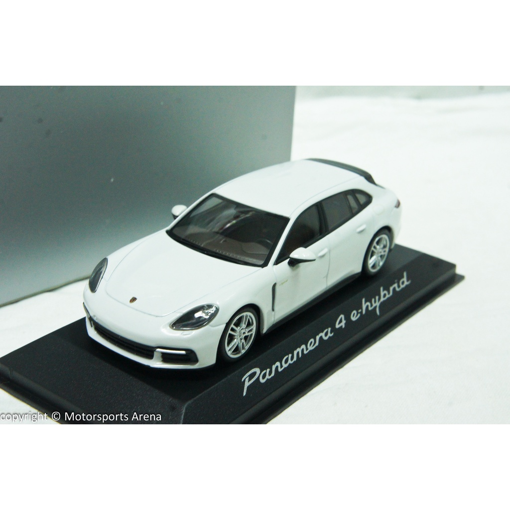 【超值特價】保時捷原廠 1:43 Minichamps Porsche Panamera 4 E-Hybrid 白色