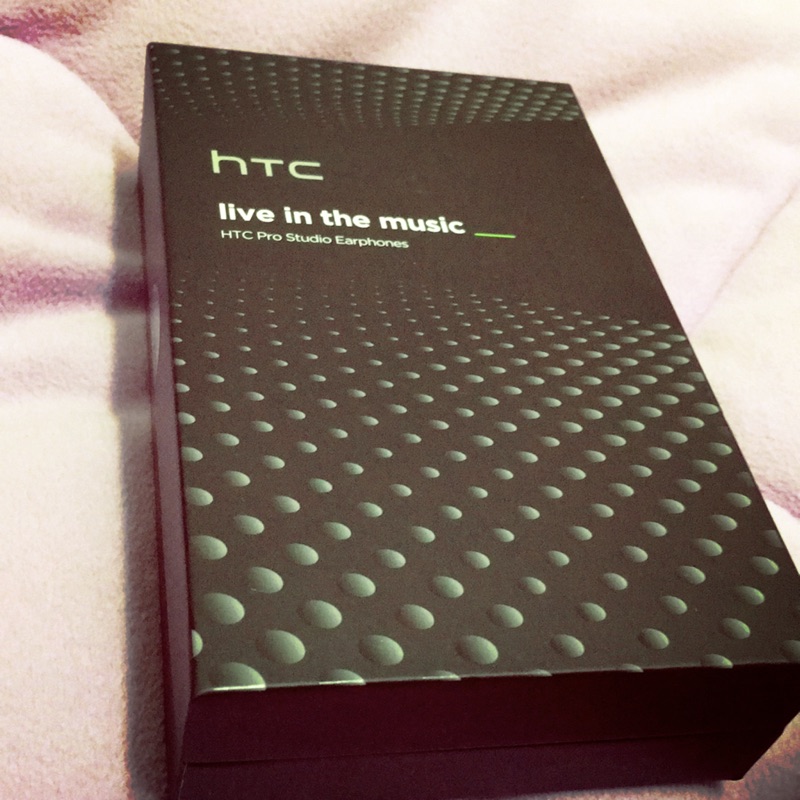 Htc pro studio earphones (Max 500)