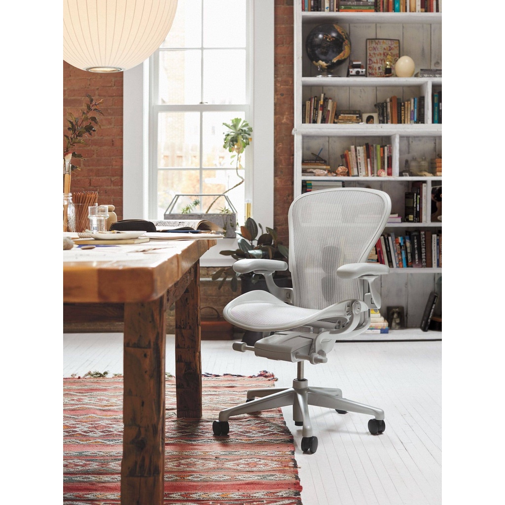 Aeron 2.0 礦石白 全功能 Herman Miller 人體工學椅 辦公椅 電腦椅