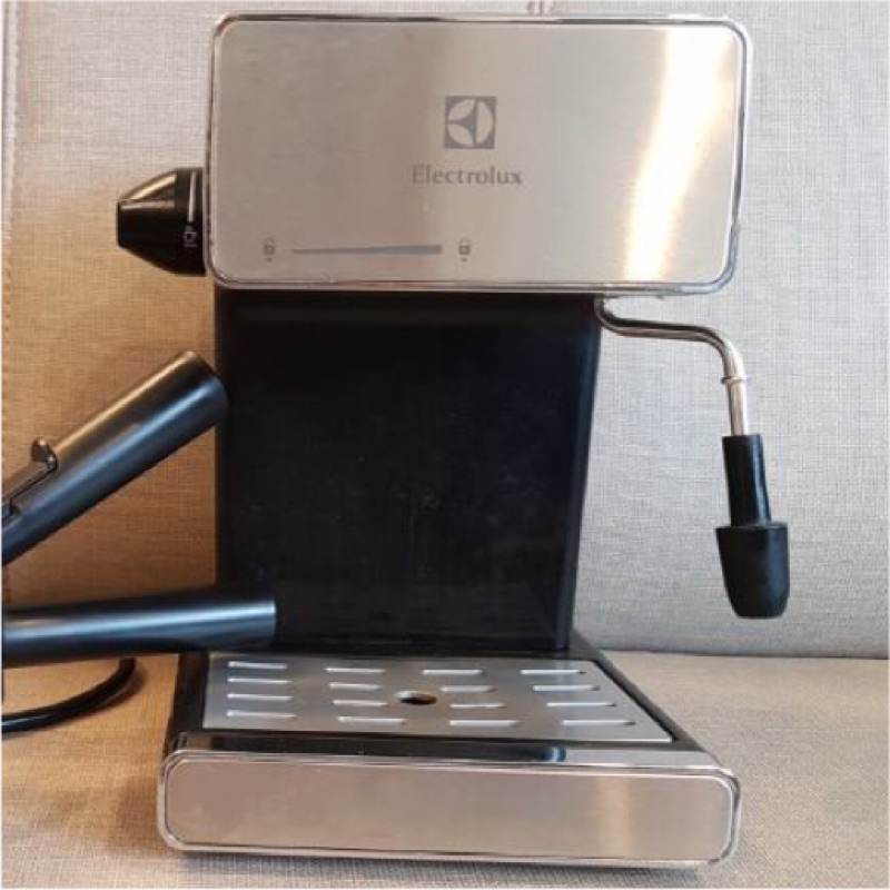 瑞典伊萊克斯Electrolux 義式咖啡機 蒸汽奶泡EES1504k 二手