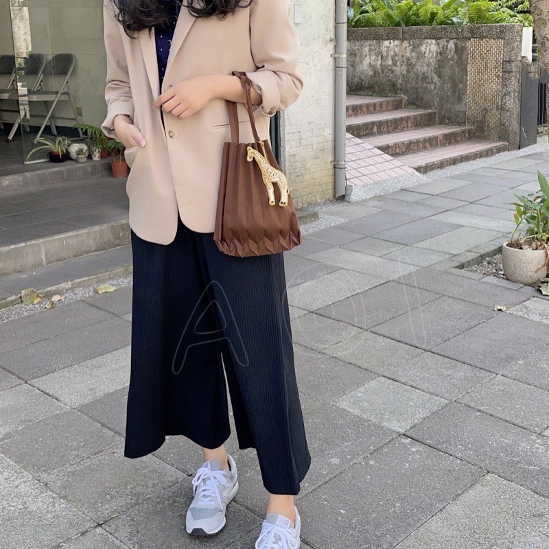 超話題新作 me by ISSEY MIYAKE*ブラウス*ネイビー*L0628