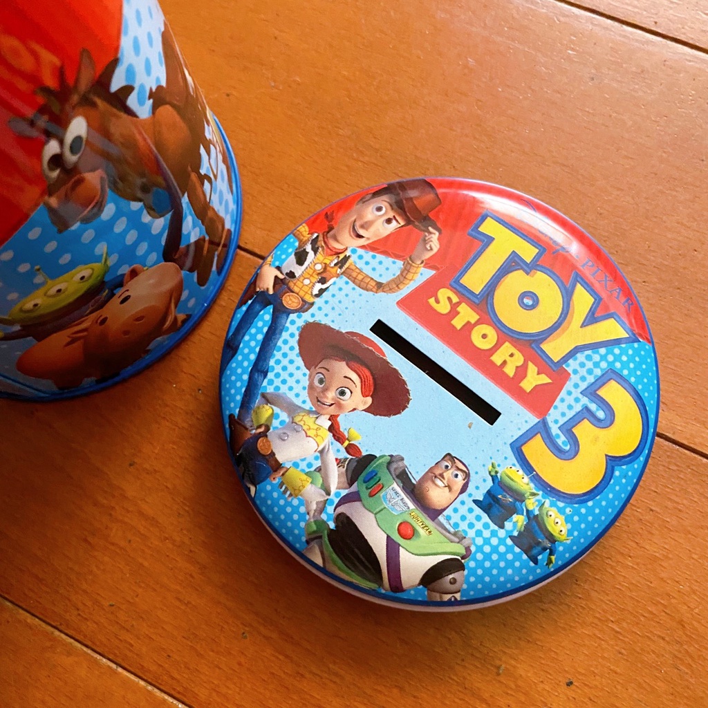 稀有釋出 / Toy Story 玩具總動員 胡迪 翠絲 巴斯 彈簧狗 抱抱龍 熊抱哥 紅心 鐵盒 存錢筒 擺件