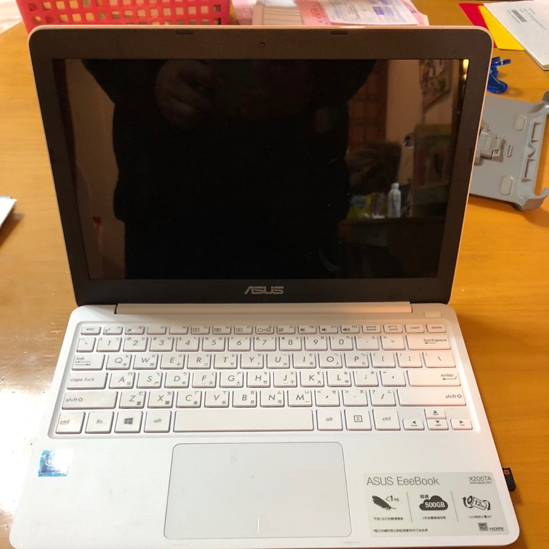 二手 ASUS EeeBook X205TA +送羅技無線滑鼠