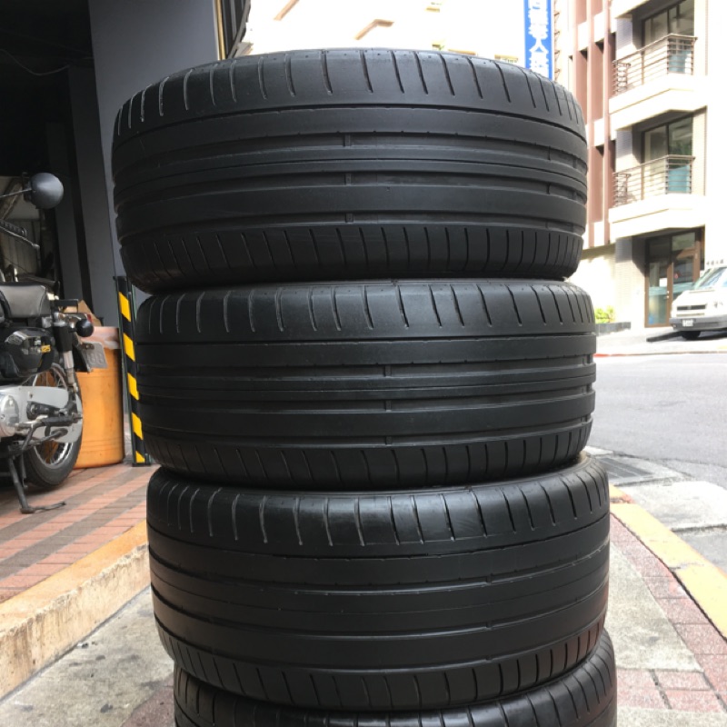 DUNLOP MAXX GT 235 45 18 二條 ，265 45 18 二條一組四條10000元 porsche