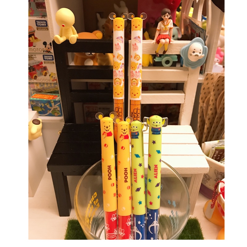 全新 日本迪士尼商店小熊維尼三眼怪雙色原子筆