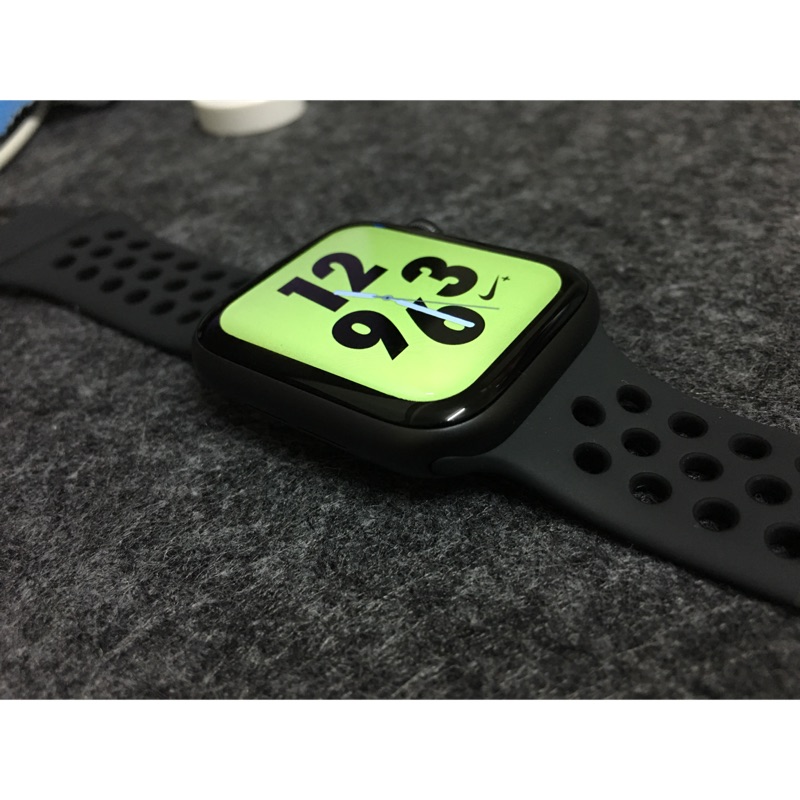 Apple Watch series 4 nike+ 44mm太空灰LTE