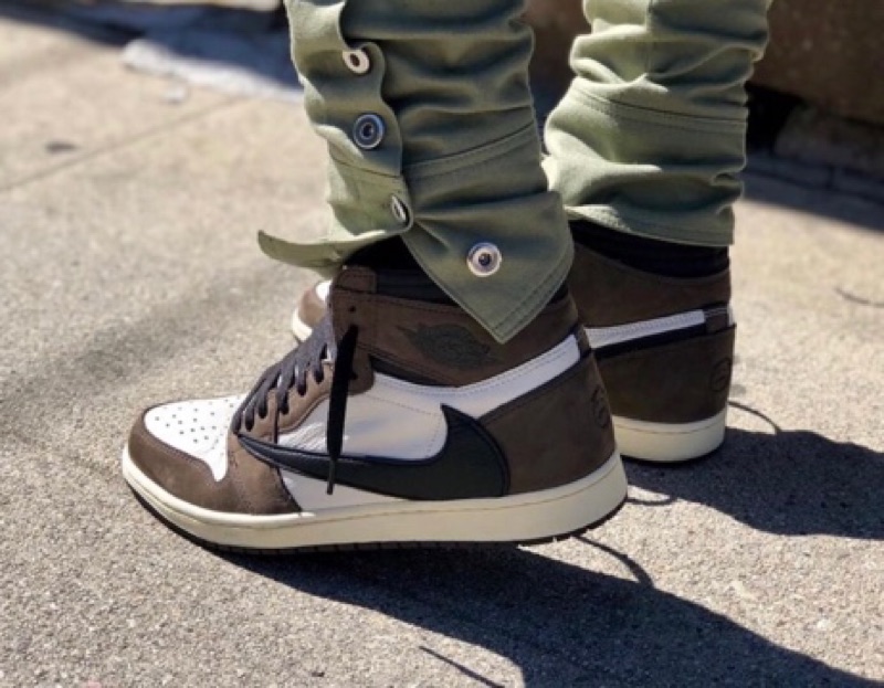 travis scott x air jordan 1 price