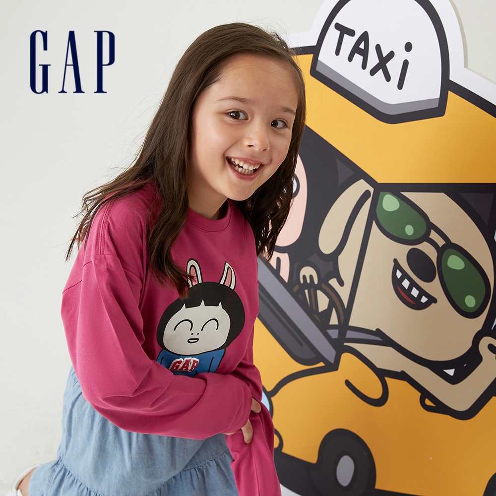 Gap 兒童裝 Gap x HOZO聯名 Logo純棉長袖T恤-玫粉色(846277)