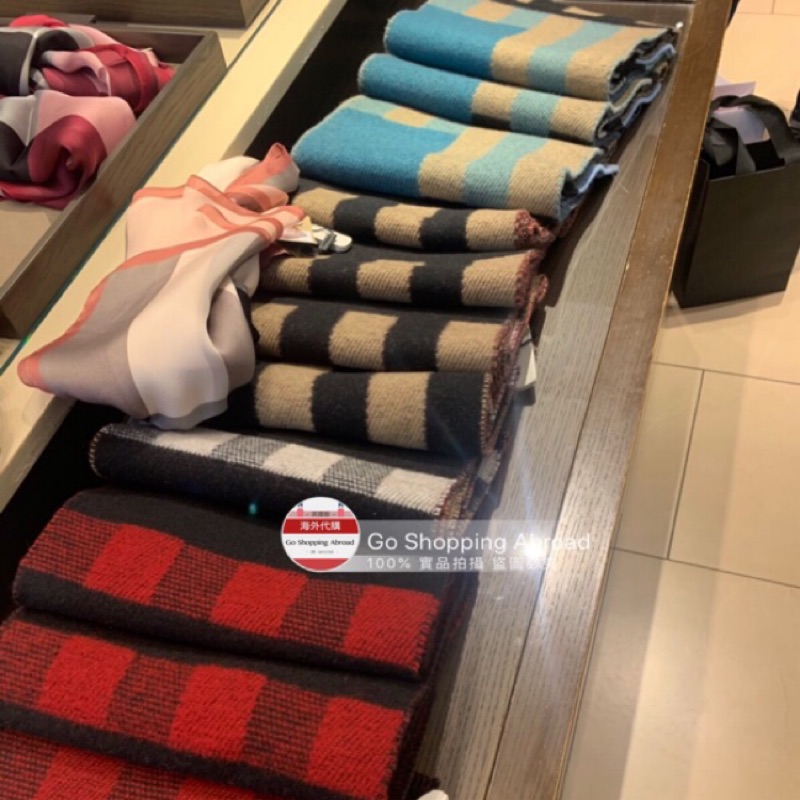 英國代購BURBERRY 格紋羊毛圍巾200x30cm 藍紅| 蝦皮購物