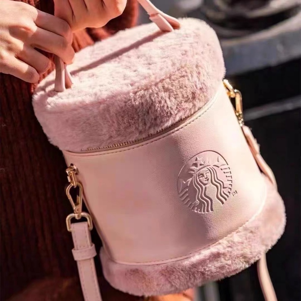 Starbucks官方正品！星巴克2021情人節粉色包暖棕隨行包單肩小熊少女毛絨包迷你行李箱