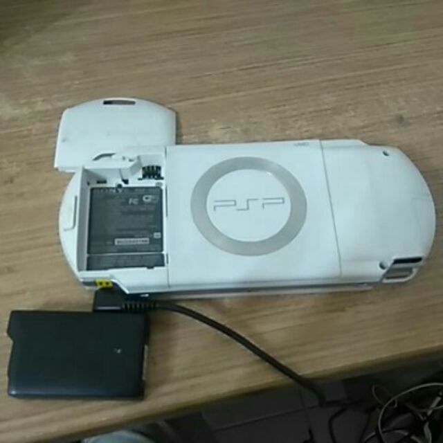 二手psp 1000型有接觸不良轉接卡無記憶卡電池蓋有裂痕充電器接觸不良 蝦皮購物