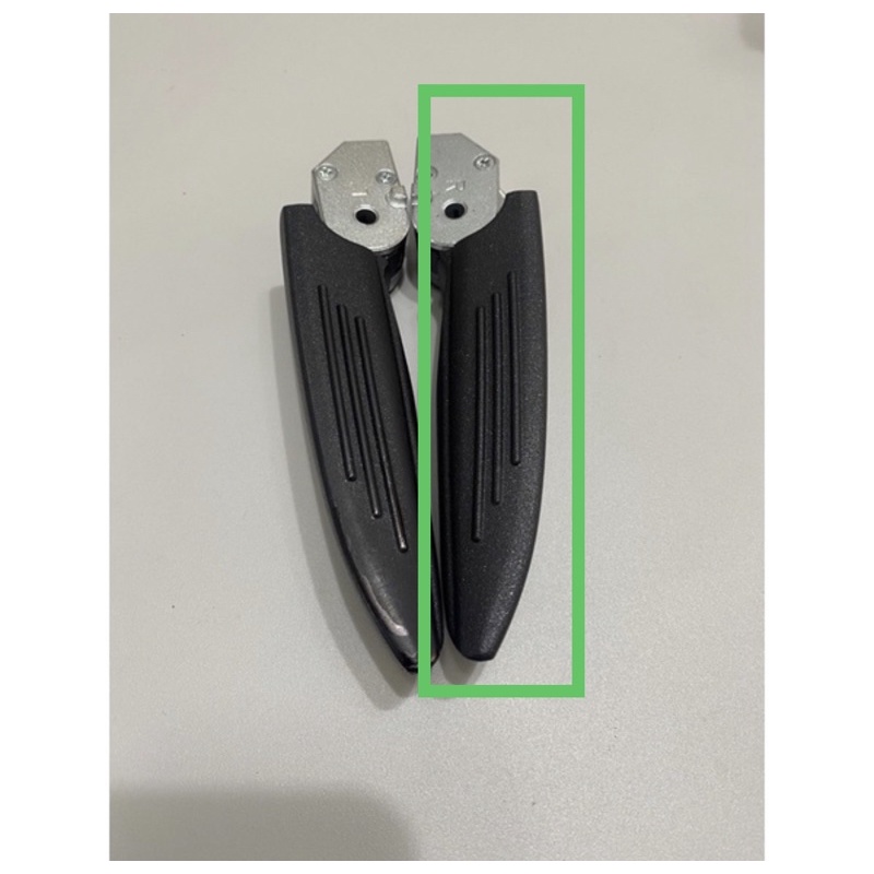 Ai-1.宏佳騰.電車.原廠（二手右飛炫踏板一個）