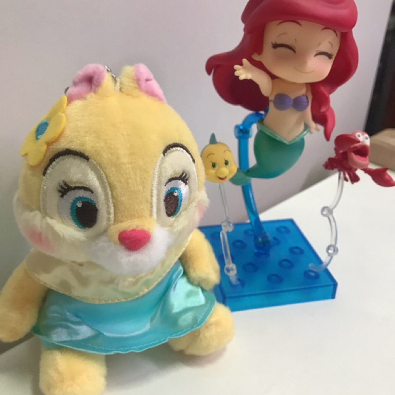 日本Disney store 邦妮兔小花吊飾 娃娃