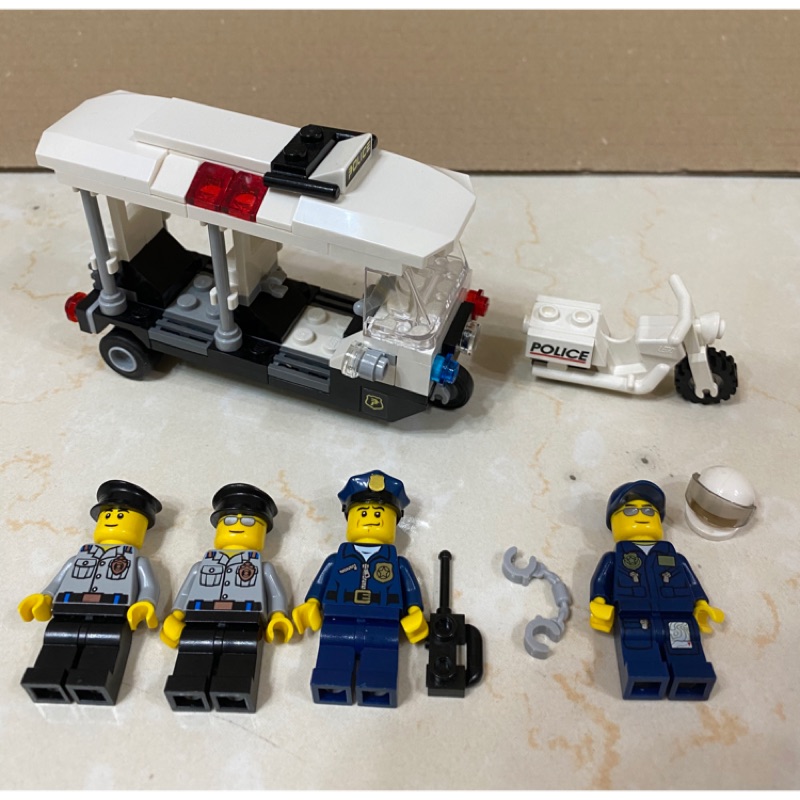 LEGO 警察組 三輪車+機車＋警察4隻人偶(限Yao下標)