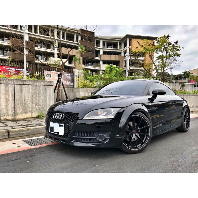 AUDI TT 掀背跑車