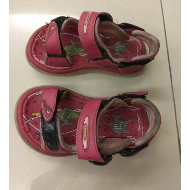 二手 GP兒童防水涼拖鞋 磁扣兩用涼鞋  尺寸20 粉紅色（鞋底約17.5公分）