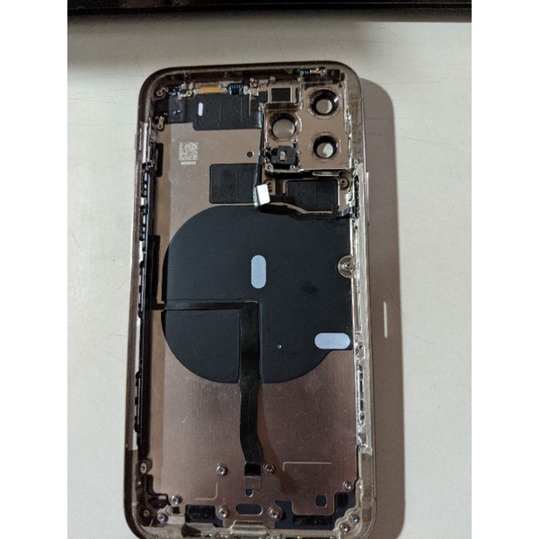 iPhone 11 Pro原廠中框裝好無線充電側鍵